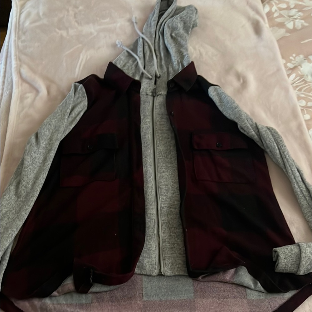Men's Gray and Black Jacket